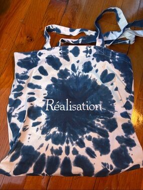 Réalisation Par Navy and White Tie-Dye Canvas Tote
